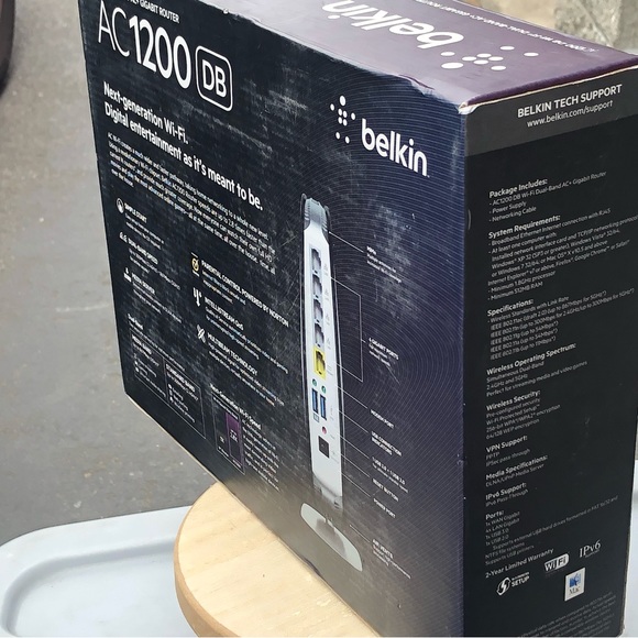 Belkin AC1200 DB Wi-Fi Dual-Band AC+ Gigabit Router  Factory - Picture 3 of 9